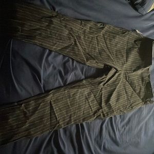 Women’s high rise leggings black with fine white strips